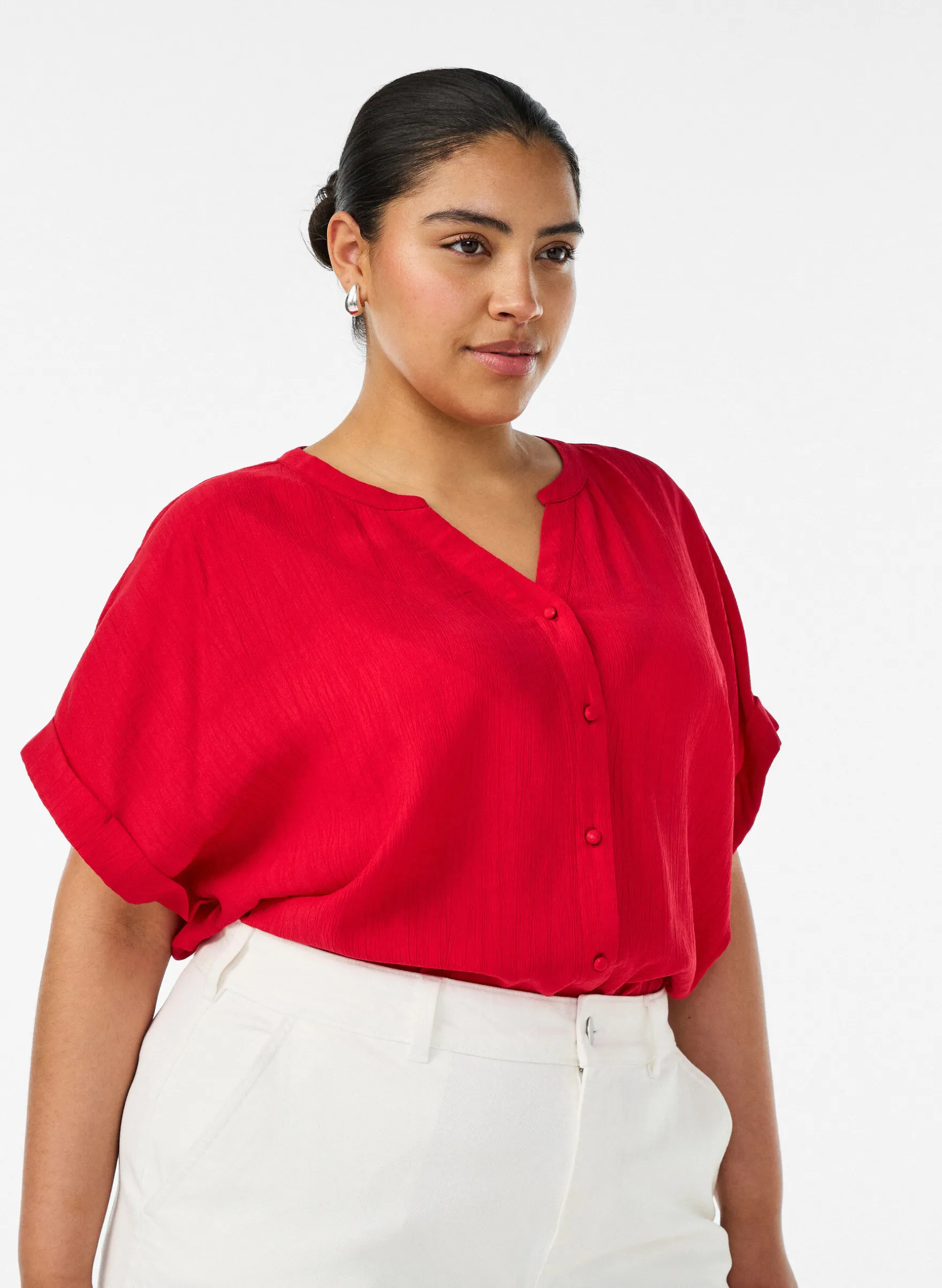 Bluse aus Viskose mit Knöpfen und Struktur