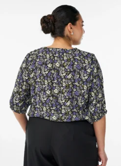 Bluse aus Viskose mit Print und Knopfverschluss