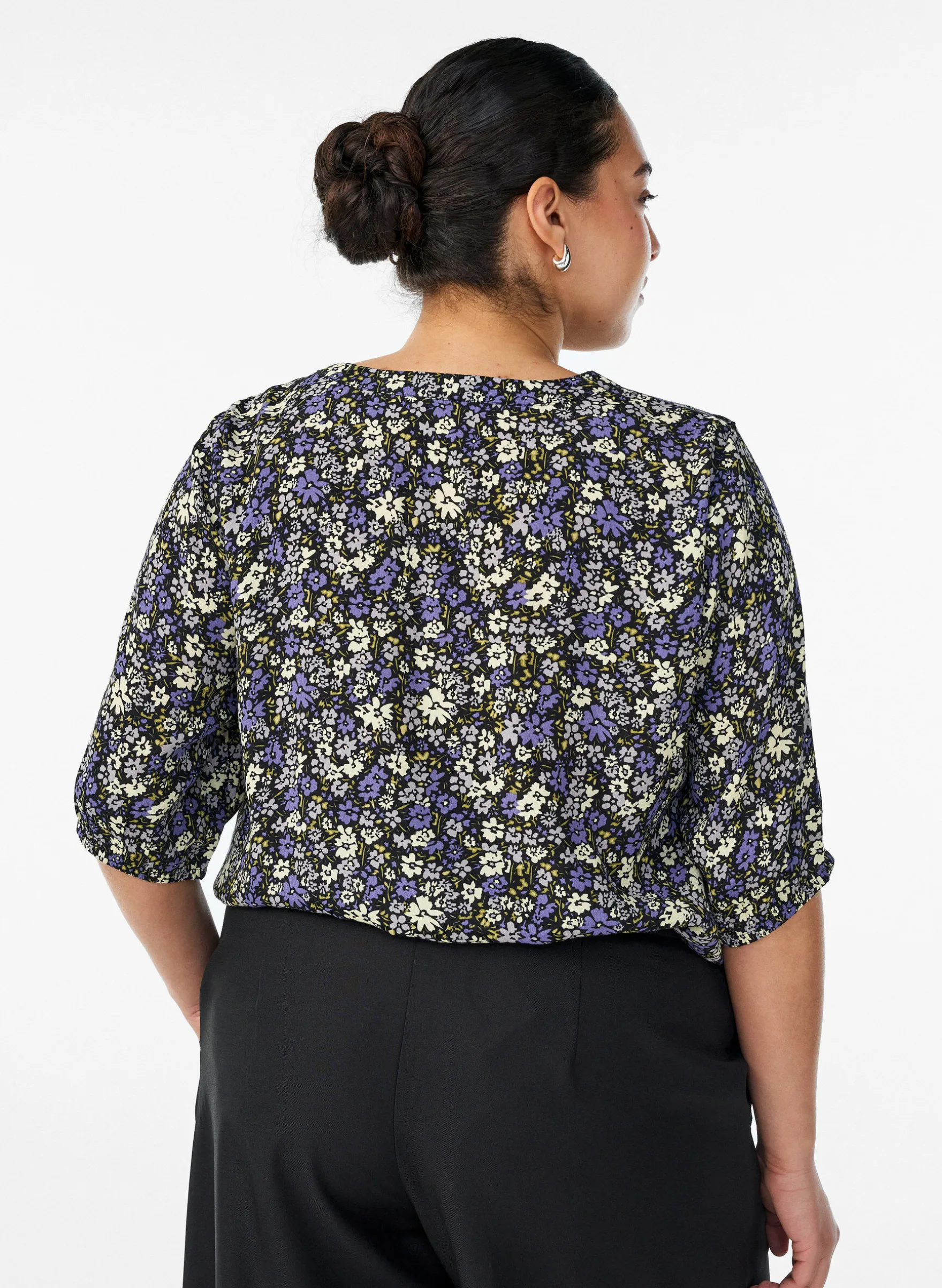 Bluse aus Viskose mit Print und Knopfverschluss