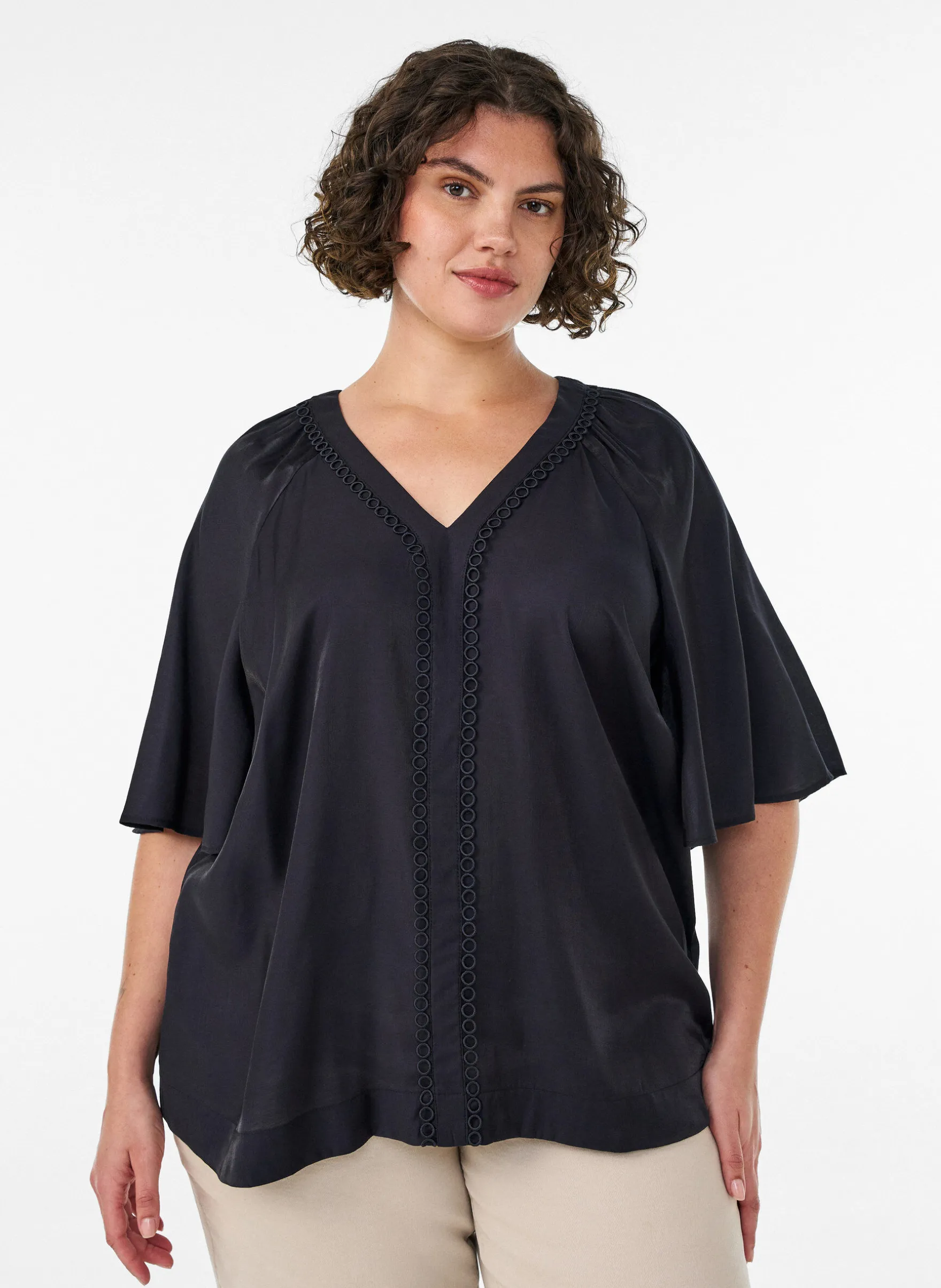 Bluse aus Viskose mit V-Ausschnitt und Zierdetails