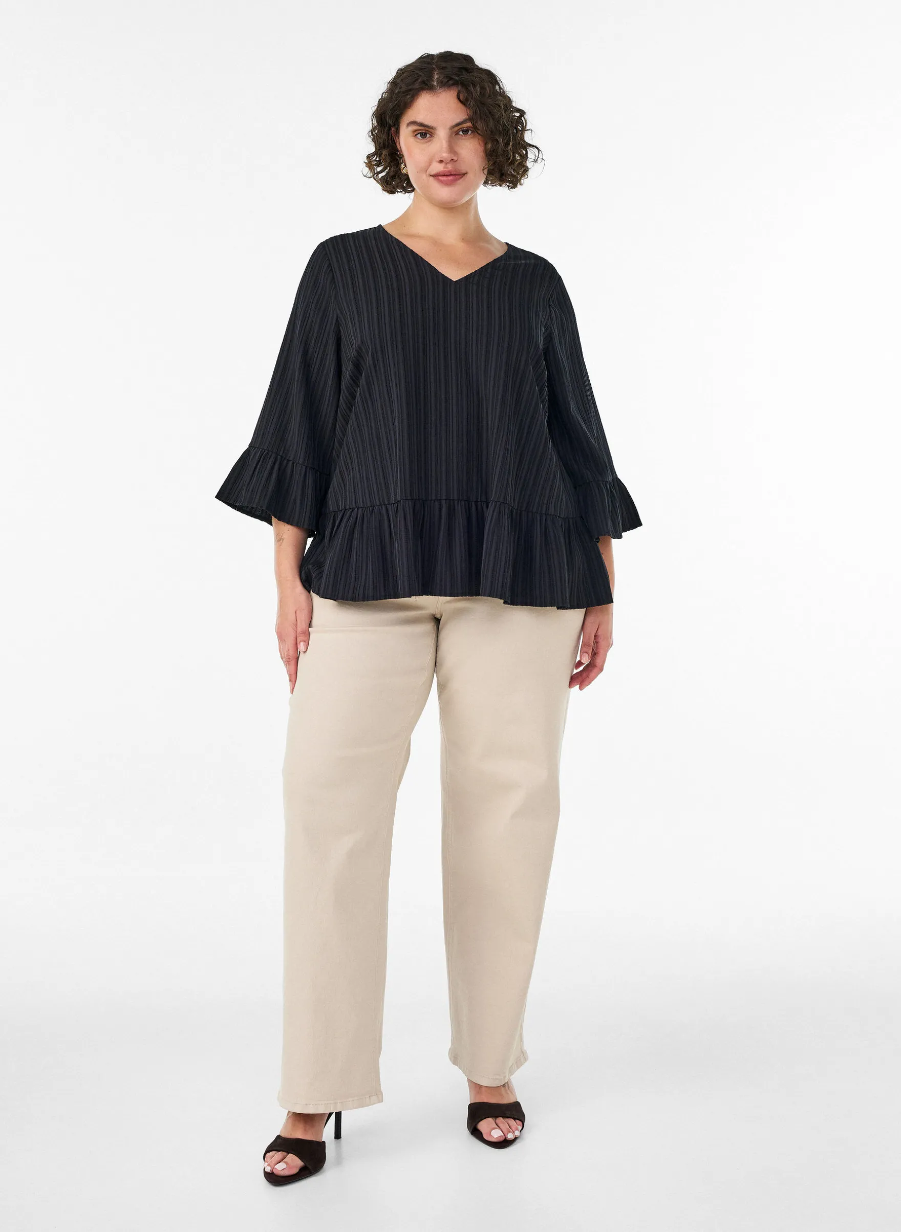 Bluse mit Struktur, V-Ausschnitt und Rüschen