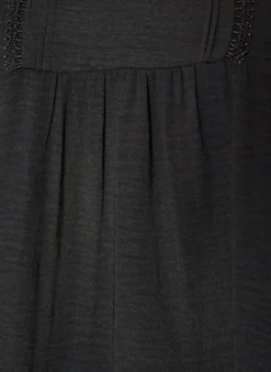 Bluse mit V-Ausschnitt und Häkelband