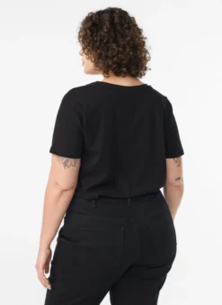 Einfarbiges basic T-Shirt aus Baumwolle