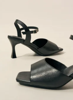 Extra Weite - Pumps mit offener Spitze und eckiger Zehenform