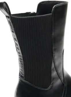 Extra Weiter - Chelsea-Boot mit klobiger Sohle und gerippten Einsätzen