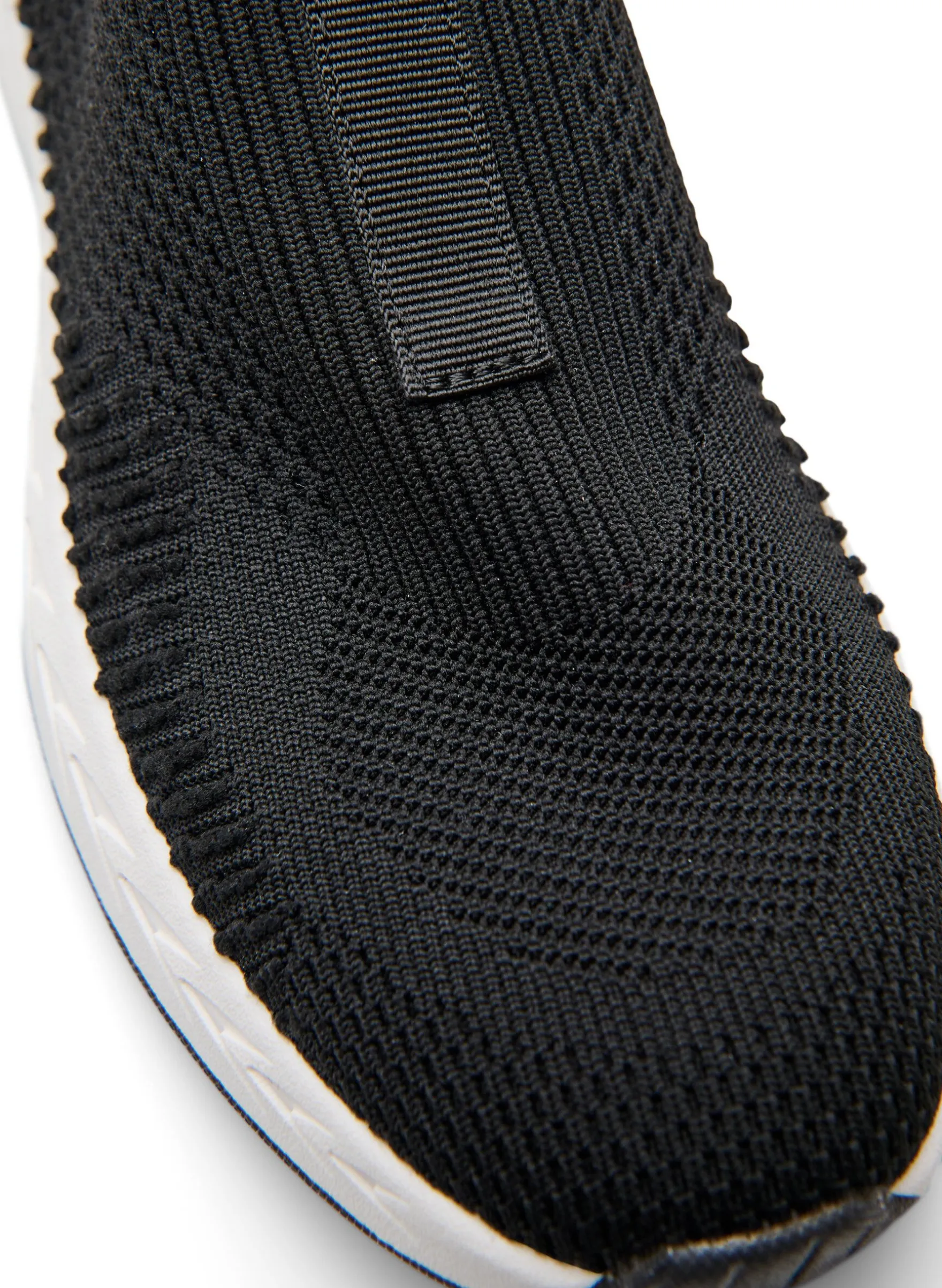 Extra Weite - Sneakers aus dehnbarem Strickmaterial