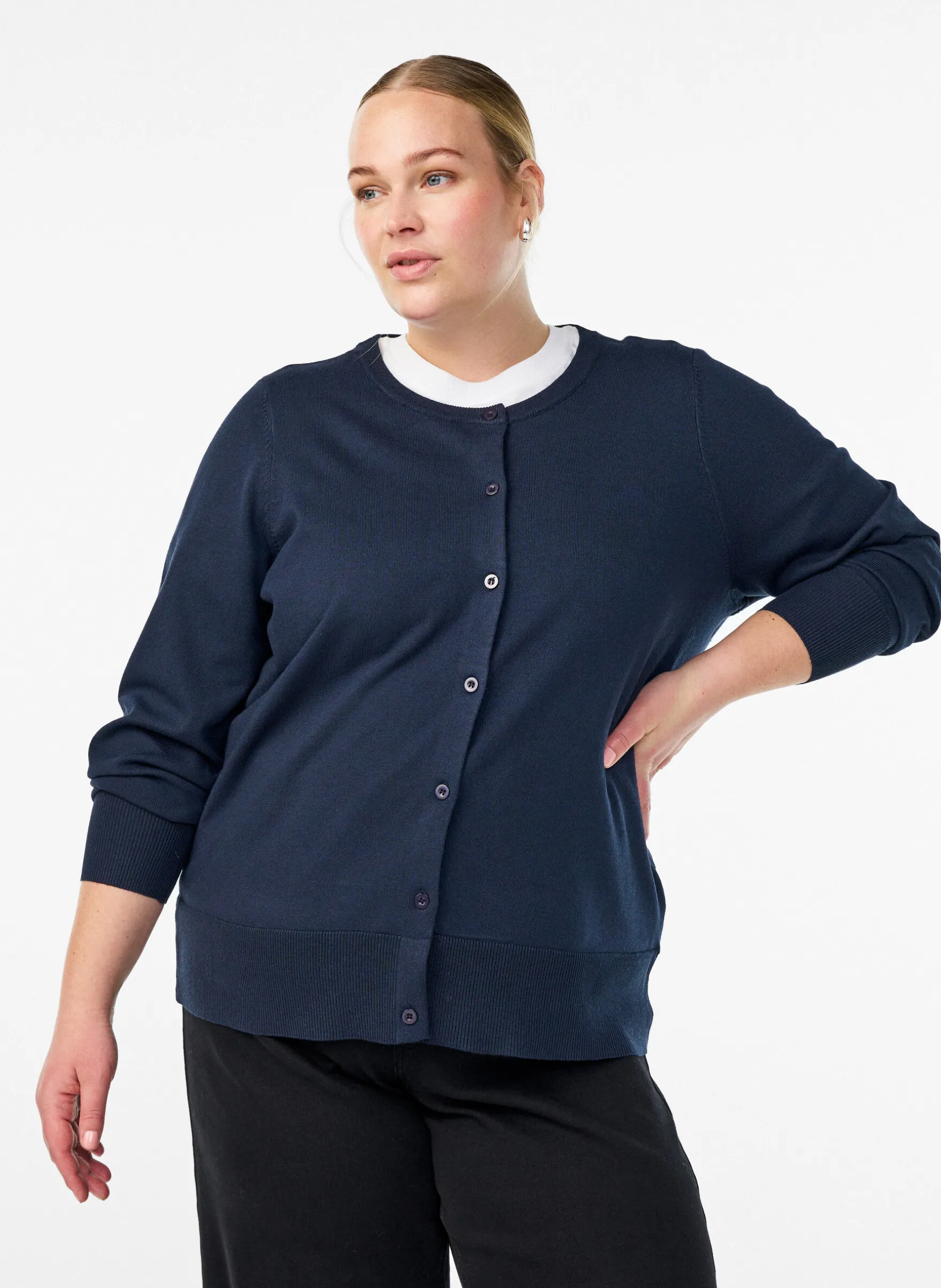 FLASH - Feinstrick-Strickjacke mit Rundhalsausschnitt