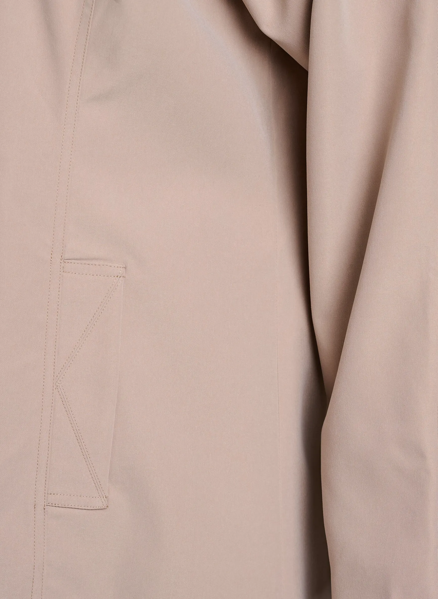 Frühlingsjacke mit Kragen aus Wildlederimitat und verdeckter Knopfleiste