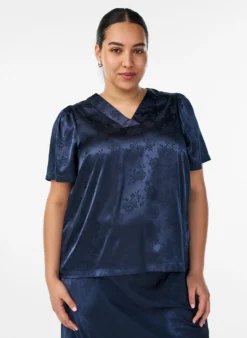 Geblümte Bluse aus Satin mit V-Ausschnitt