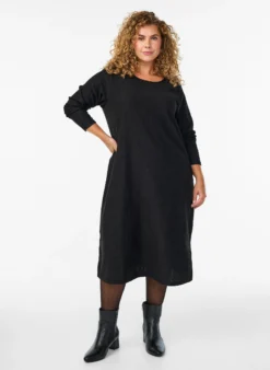 Geblümtes Kleid mit Muster und langen Ärmeln