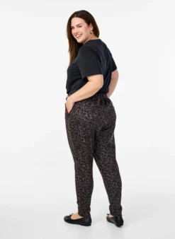 Gekürzte Hose mit Leopardenmuster