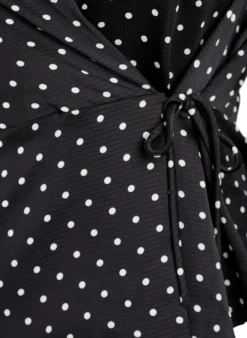 Gepunktete Bluse mit Bindeband und 3/4-Ärmeln