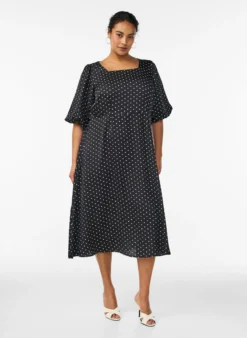 Gepunktetes Midikleid mit eckigem Ausschnitt