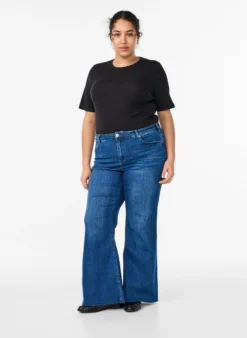 Geripptes Basic-T-Shirt mit Rundhalsausschnitt