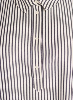 Gestreifte Bluse mit Knopfdetail am Rücken