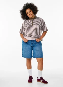 Gestreiftes Poloshirt mit kurzen Ärmeln und Knöpfen