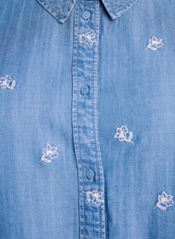 Hemd aus Lyocell in Jeans-Optik mit geblümter Stickerei
