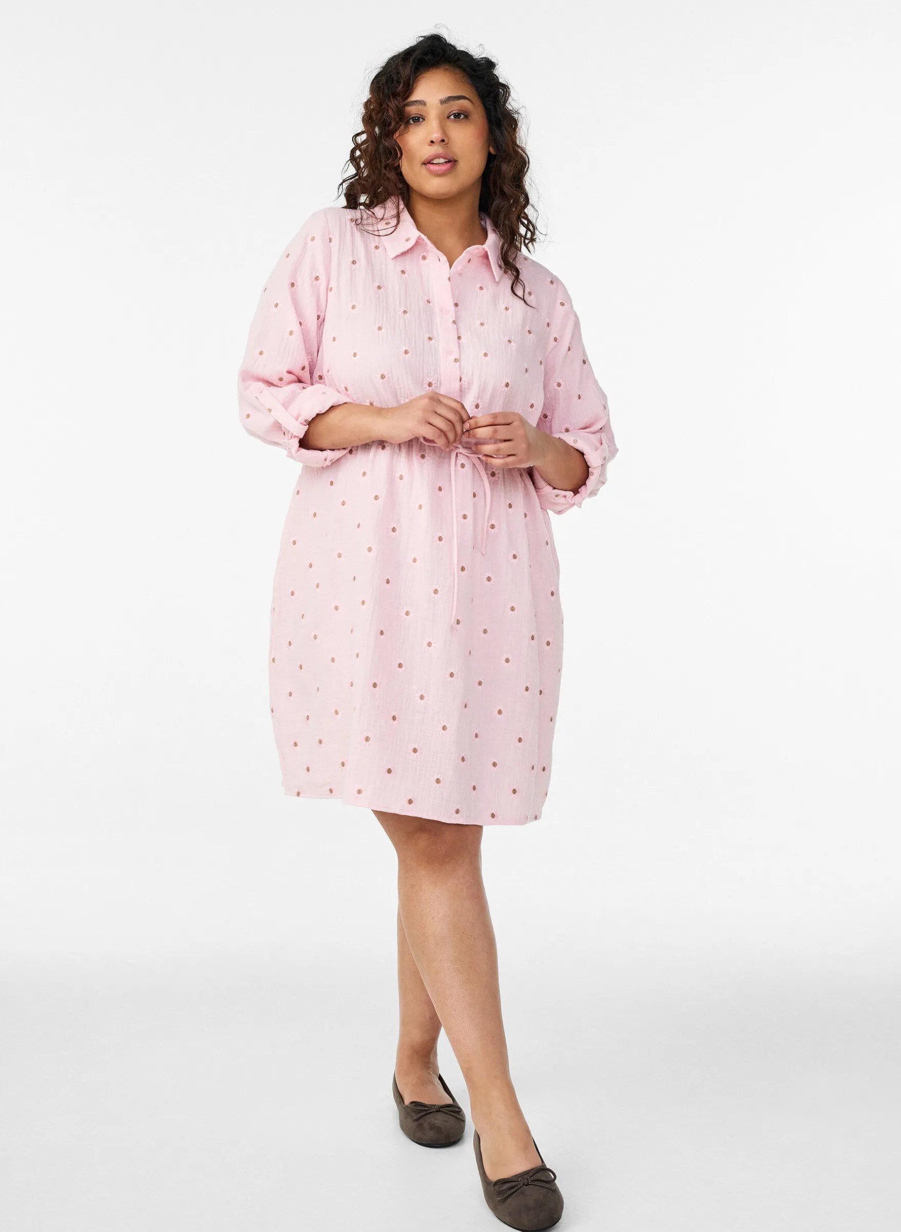 Hemdblusenkleid aus Baumwoll-Musselin mit bestickten Motiven