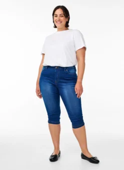 Hoch taillierte Amy Capri Jeans mit Super Slim Fit