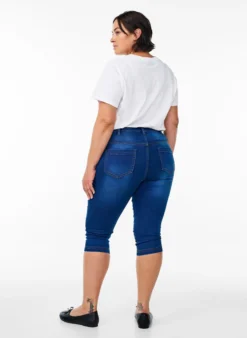 Hoch taillierte Amy Capri Jeans mit Super Slim Fit