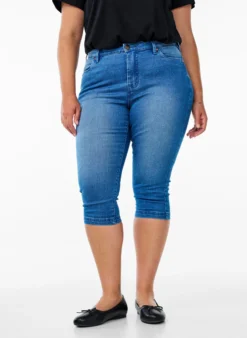 Hoch taillierte Amy Capri Jeans mit Super Slim Fit