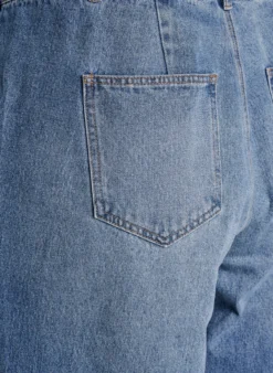 Hoch taillierte Barrel-Jeans