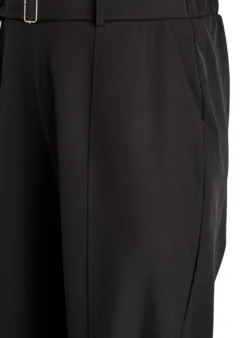 Hoch taillierte Hose mit Gürtel