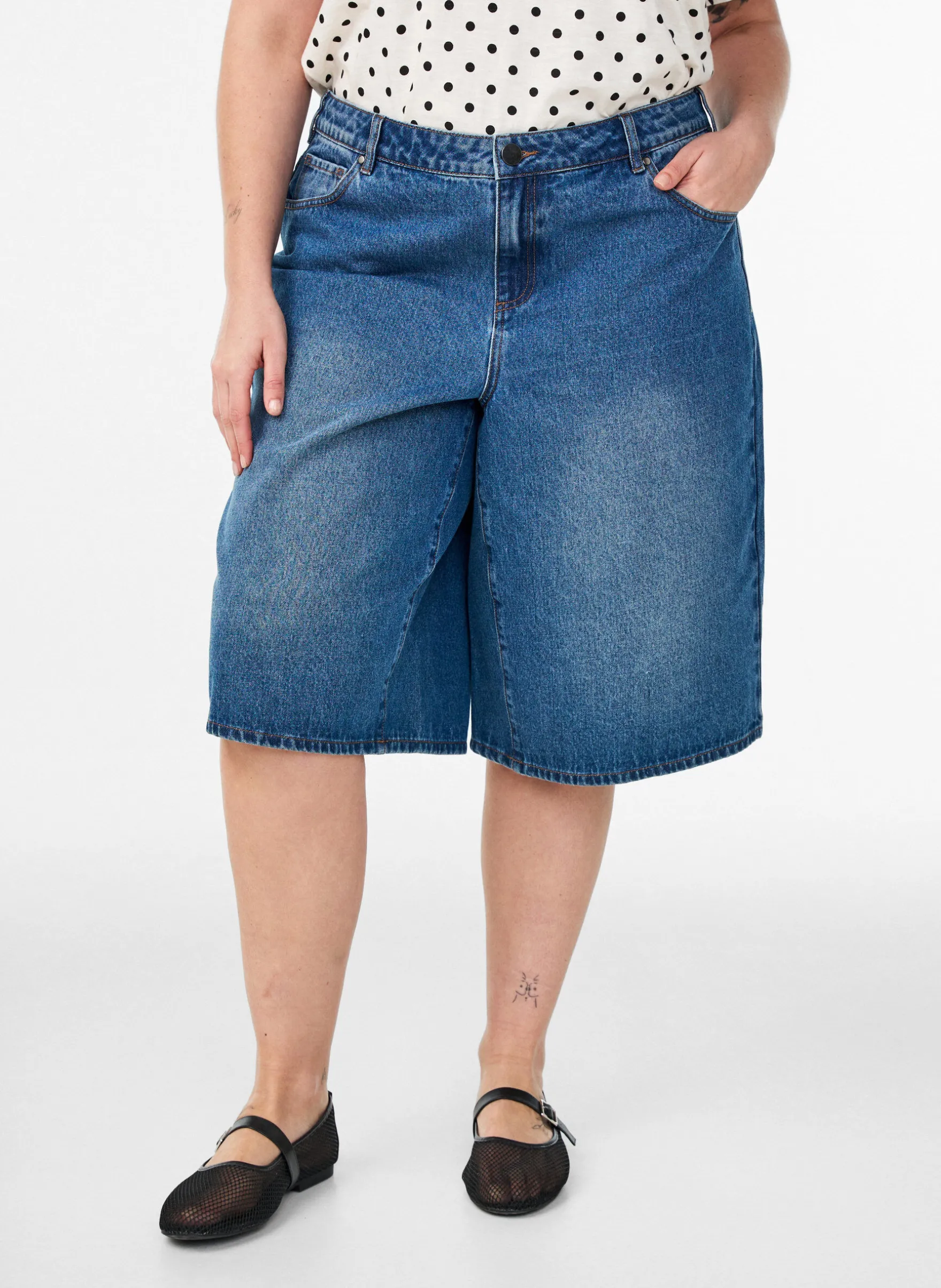 Hoch taillierte Shorts aus Denim