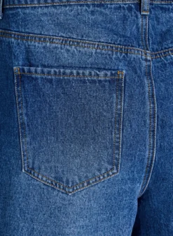 Hoch taillierte Shorts aus Denim