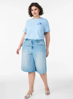 Hoch taillierte Shorts aus Denim