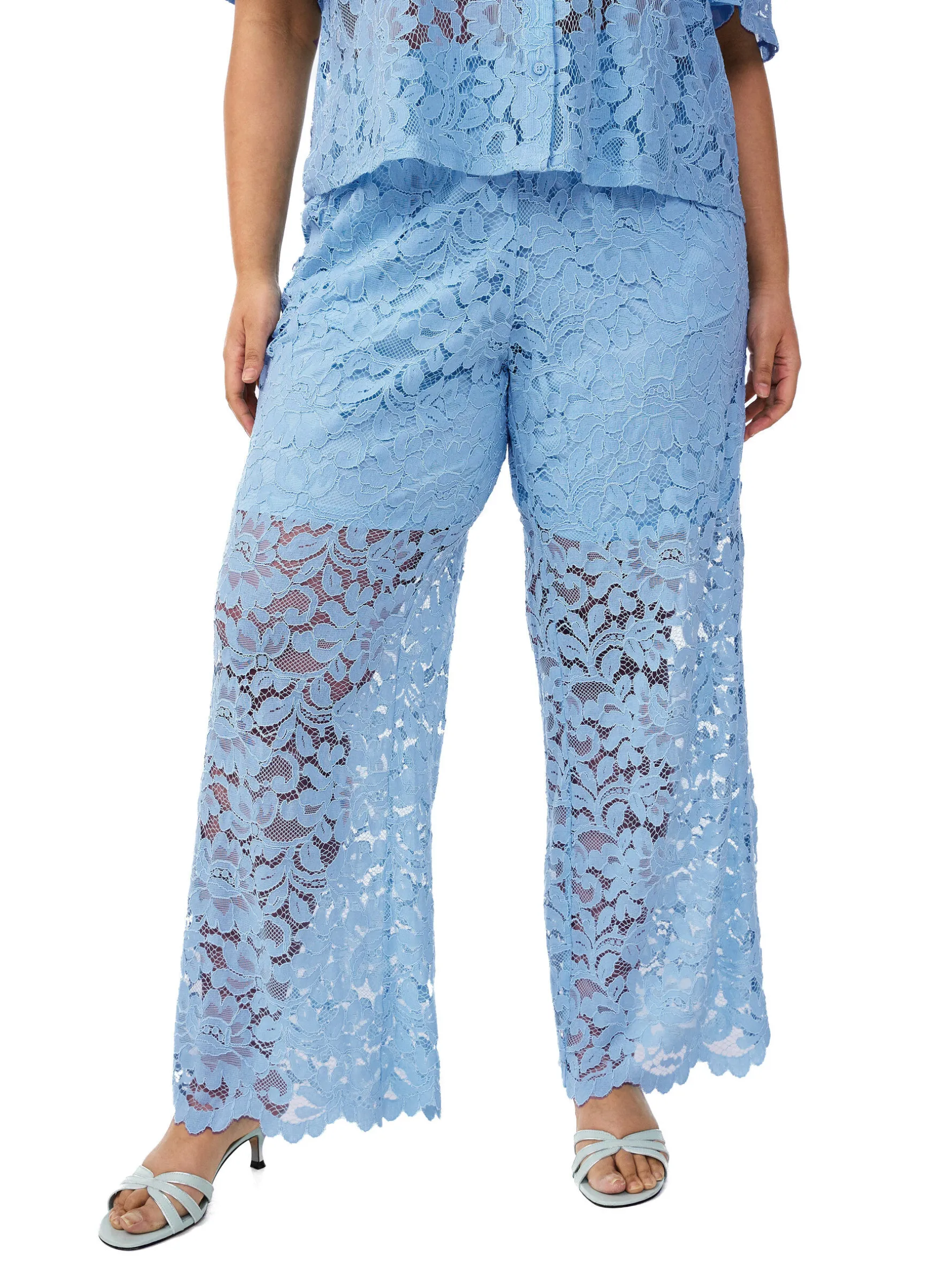Hoch taillierte Spitzenhose mit geraden Beinen