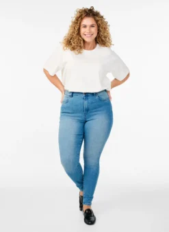 Hoch taillierte super Slim Amy Jeans