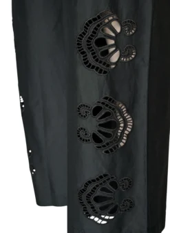 Hose aus Baumwolle mit bestickten Cut-outs