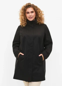 Jacke mit Taschen und hohem Kragen