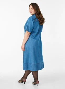 Jeanshemdkleid mit kurzen Ärmeln