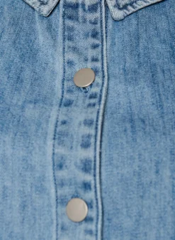 Jeanshemd mit Blumenprint und kurzen Ärmeln