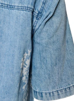Jeanshemd mit Blumenprint und kurzen Ärmeln