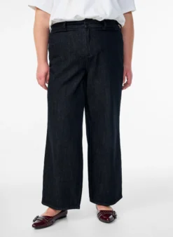 Jeans in weiter Passform mit einer weichen, angerauten Innenseite