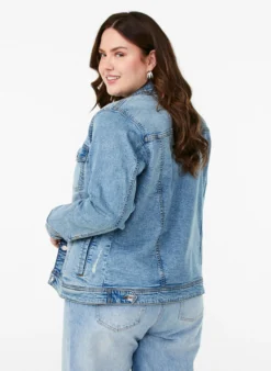 Jeansjacke im klassischen Schnitt