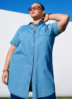 Jeanskleid aus Denim mit kurzen Ärmeln