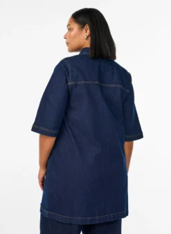 Jeanskleid mit großen Taschen und 3/4-Ärmeln