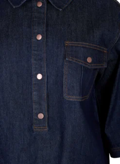 Jeanskleid mit großen Taschen und 3/4-Ärmeln