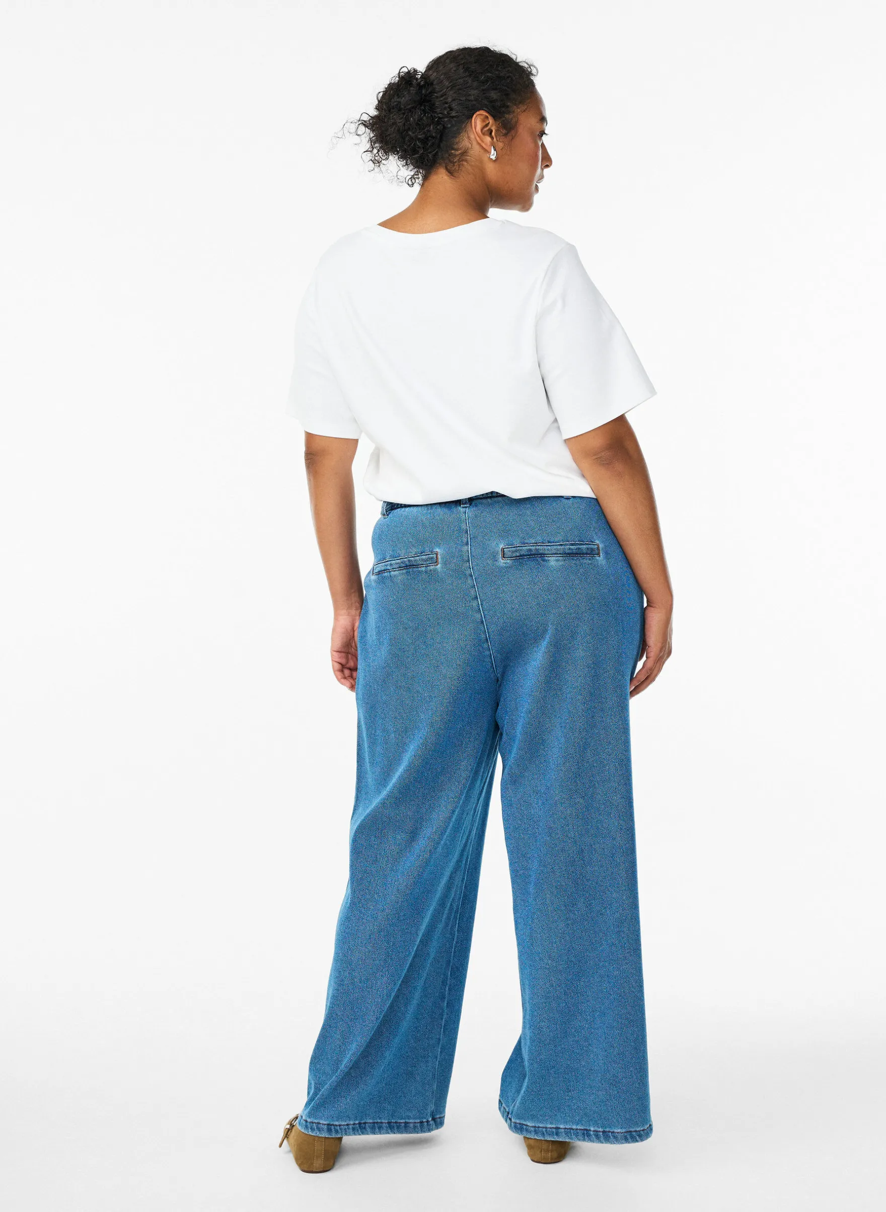 Jeans mit lockerer Passform, elastischem Bund und Tunnelzug