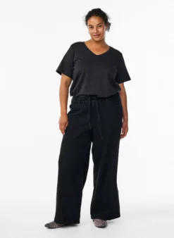 Jeans mit lockerer Passform, elastischem Bund und Tunnelzug