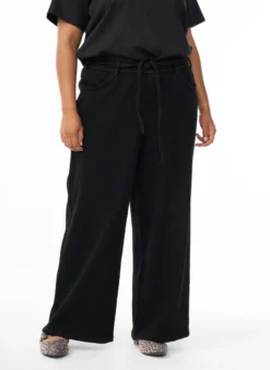 Jeans mit lockerer Passform, elastischem Bund und Tunnelzug