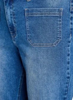 Jeans mit Vordertaschen und geraden Beinen