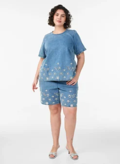 Jeansshorts mit Lochstickerei und hoher Taille