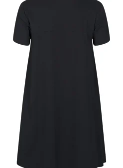 Jerseykleid mit kurzen Ärmeln und Taschen