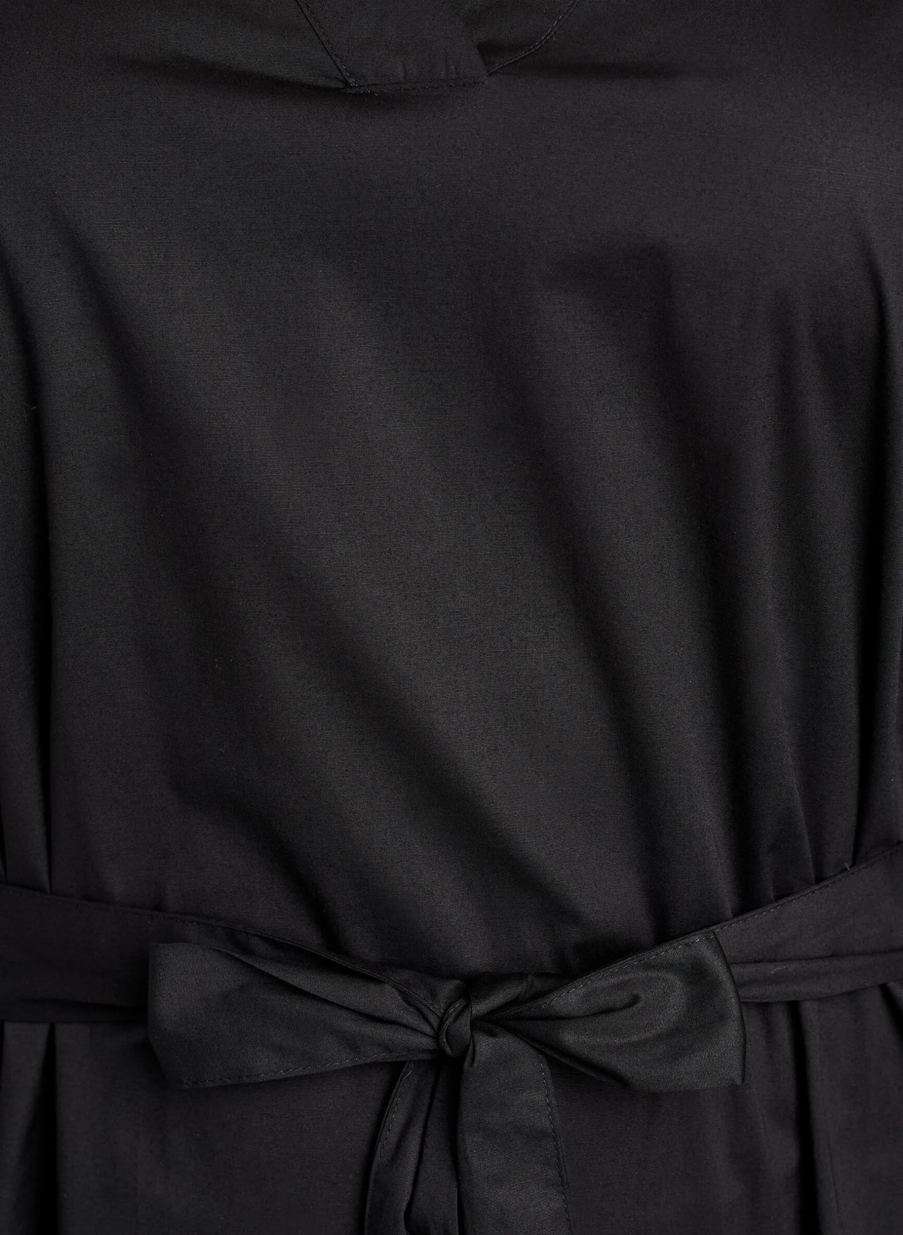 Kleid aus Bio-Baumwolle mit Bindegürtel