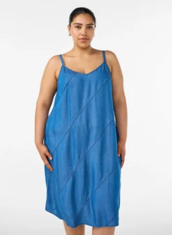 Kleid in Denim-Optik aus TENCEL™ Lyocell mit Trägern